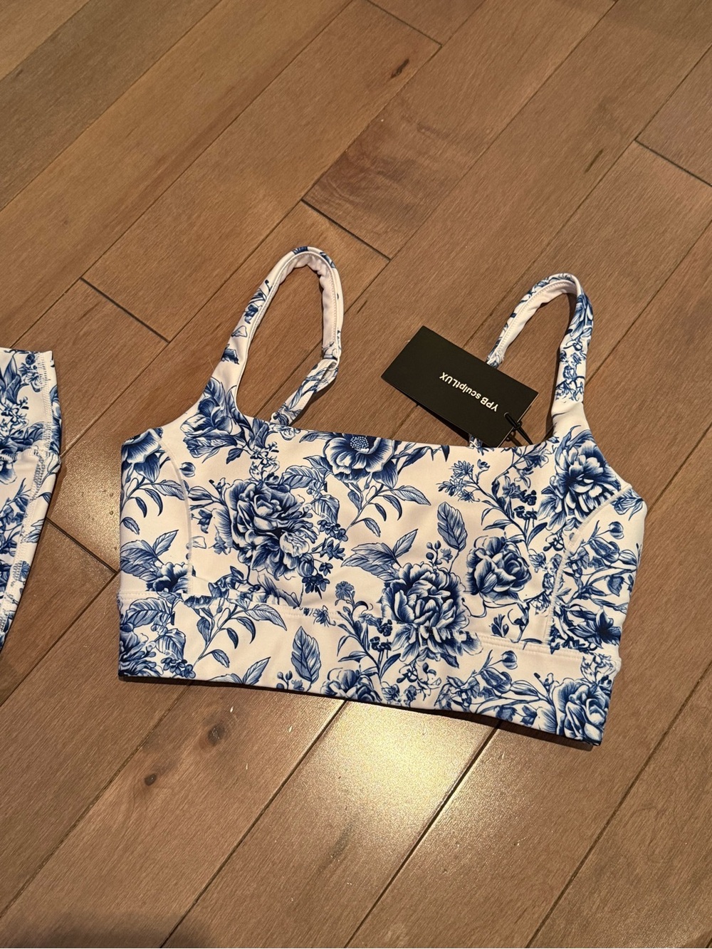 Abercrombie & Fitch White and Blue Floral Activewear Crop Top